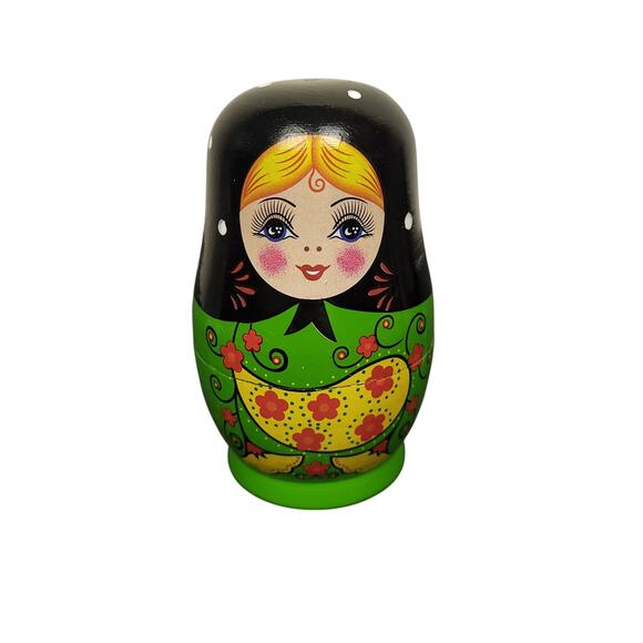 Wooden Russian Nesting Dolls Set of 5 Hand Painted Matryoshka Dolls - Picture 2 of 16
